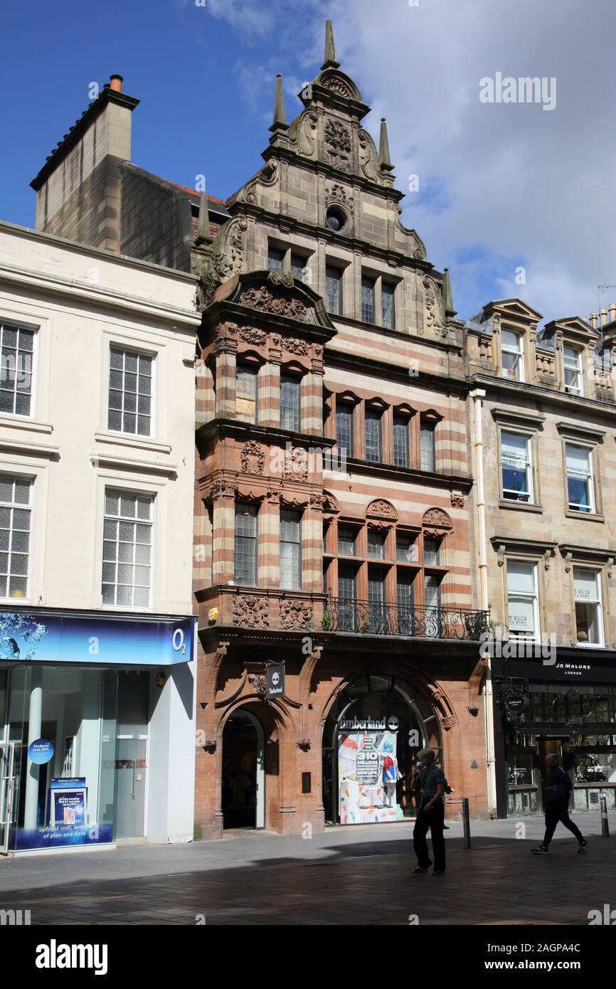 L'Écosse Glasgow Buchanan Street Magasin de chaussures Timberland - Se connecter à des fins de réutilisation ou de plastique recyclé dans les produits Banque D'Images