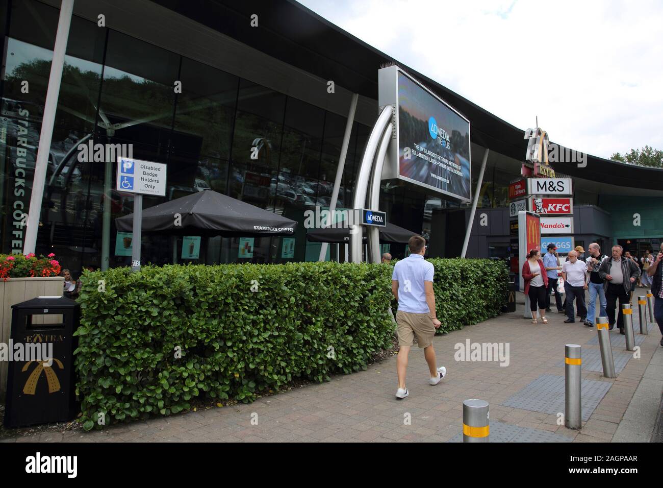 Station-service sur Beaconsfield Buckinghamshire Angleterre Starbucks M40 Banque D'Images