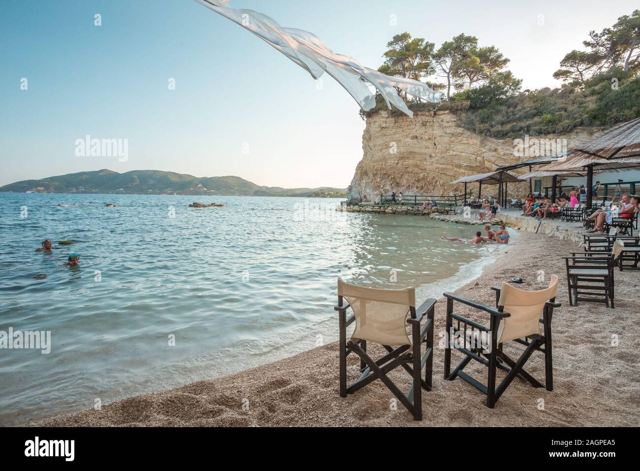 L'île de Cameo, en Grèce, en août 2019, Cameo Island, île privée sur la côte de Laganas, Zante avec corde romantique, avec des draps blancs. Célèbre Banque D'Images