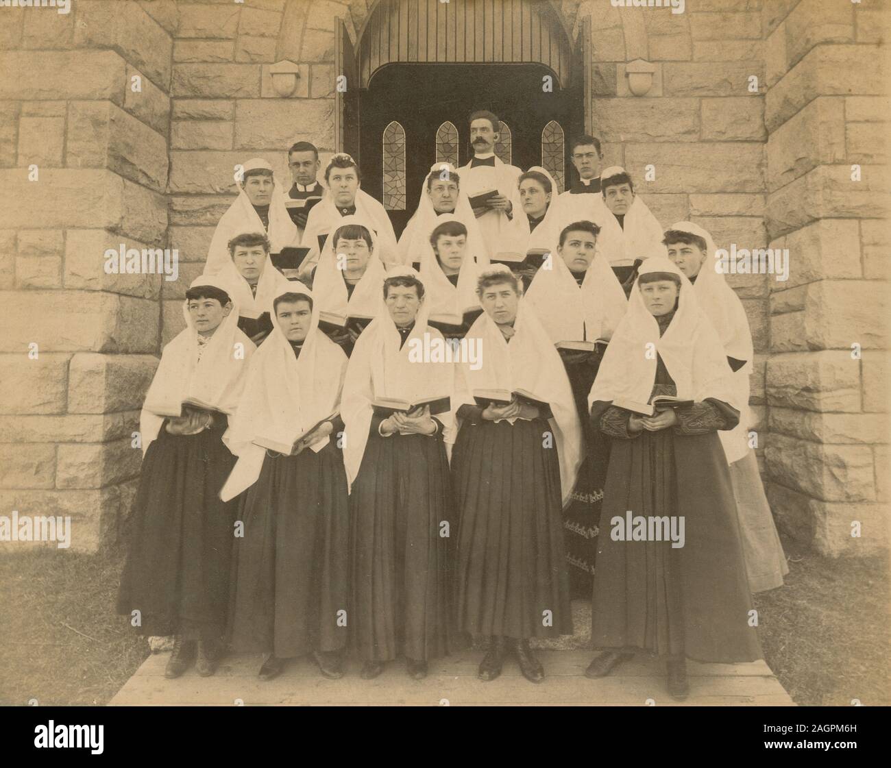 C Antique1890 photo, "choristes à l'église épiscopale à Sayre, New York." L'église est l'Église du Rédempteur, situé au 201, avenue Wilbur S. SOURCE : photographie originale Banque D'Images