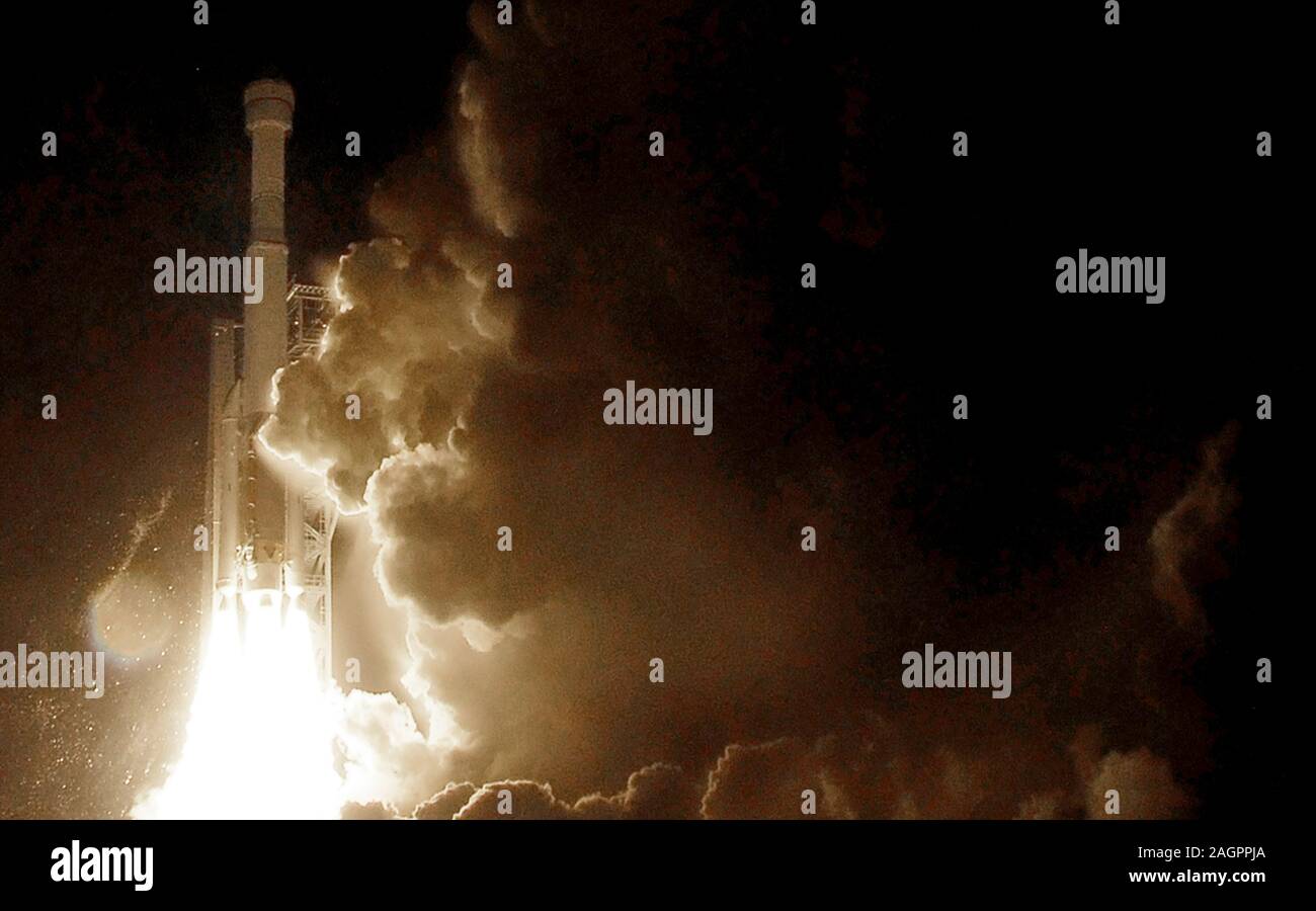 Cap Canaveral, États-Unis. 18Th Oct, 2019. Cap Canaveral, États-Unis. 18Th Oct, 2019. Lancement d'une fusée Atlas V Alliance transportant le Boeing CST-100 sonde Starliner décollera à partir de l'espace complexe de lancement 41 à Cap Canaveral Air Force Station sur un vol orbital sans pilote mission d'essai à la Station spatiale internationale (ISS) le 20 décembre 2019 à Cape Canaveral, en Floride. En tant que successeur de la navette spatiale, le vaisseau est conçu pour transporter des astronautes et du fret à l'ISS. Crédit : Paul Hennessy/Alamy Live News Banque D'Images