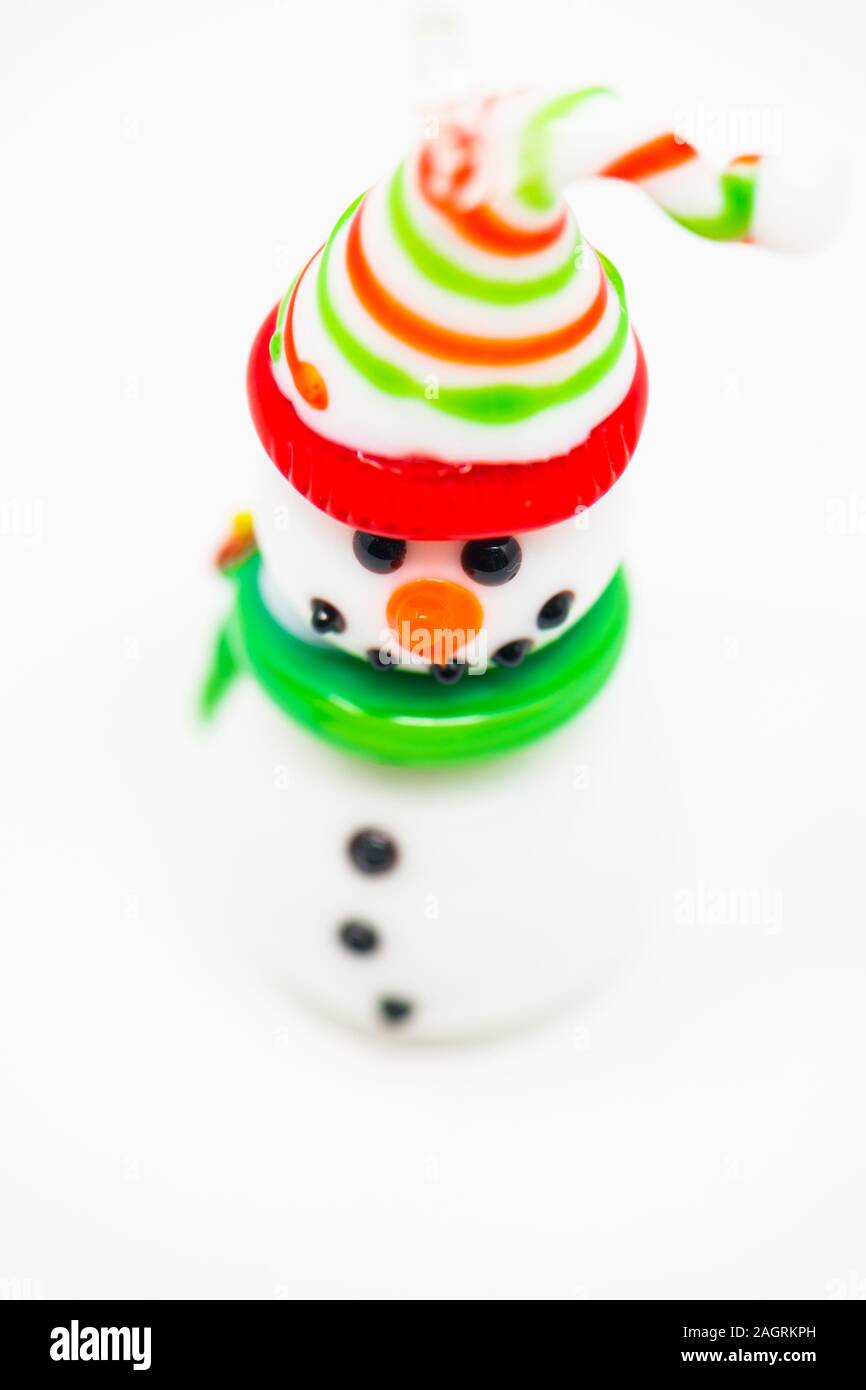 Bonhomme de neige en verre décoration d'arbre de Noël. Banque D'Images
