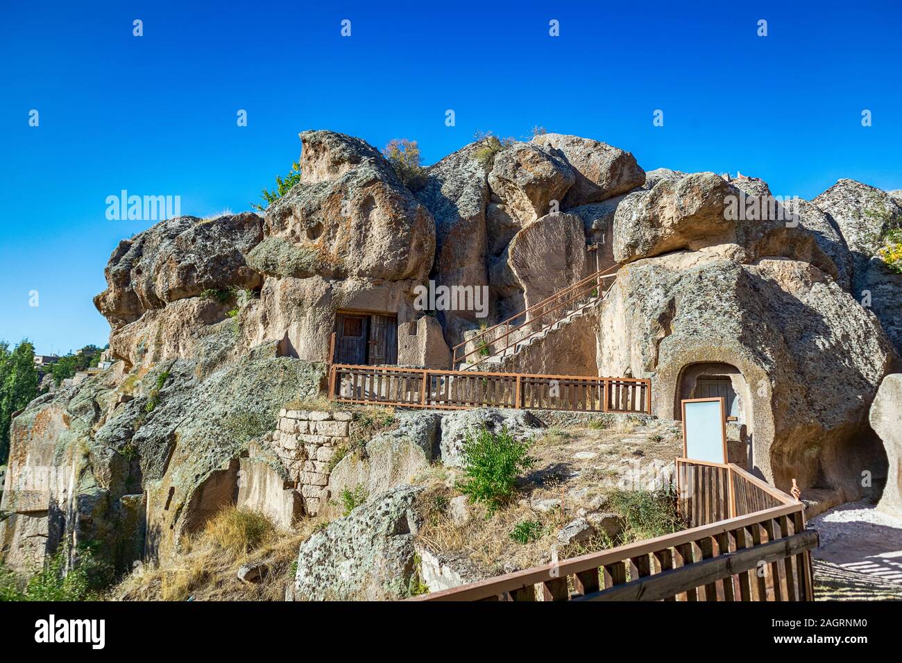 Guzelyurt ville et la ville souterraine près de la vallée d'Ihlara en Cappadoce, Turquie Banque D'Images