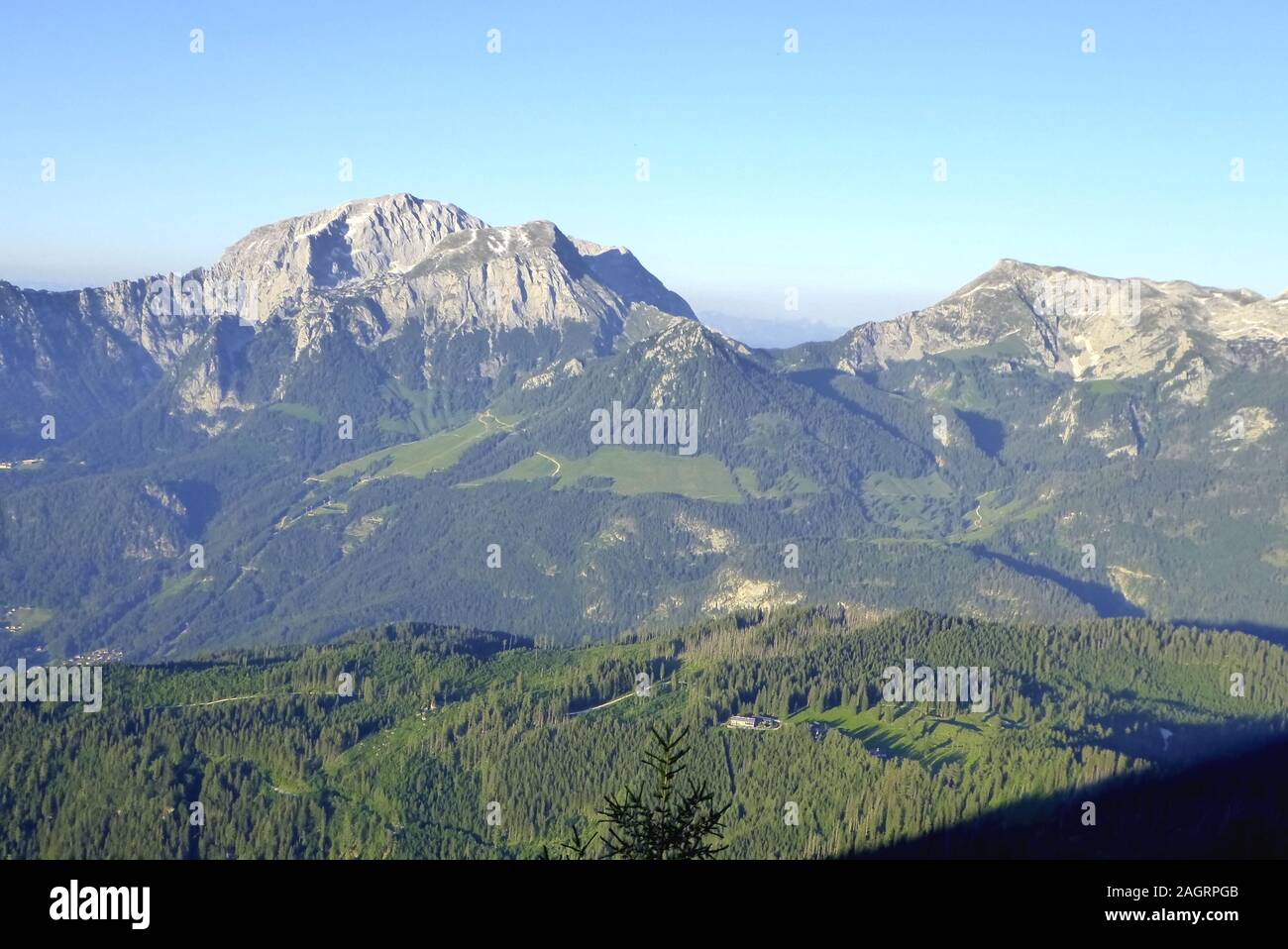 Watzmannüberschreitung, 1. Tag Blick vom Watzmannhaus auf Hoher Ambient Göll und Hohes Brett, Schneibstein. Banque D'Images