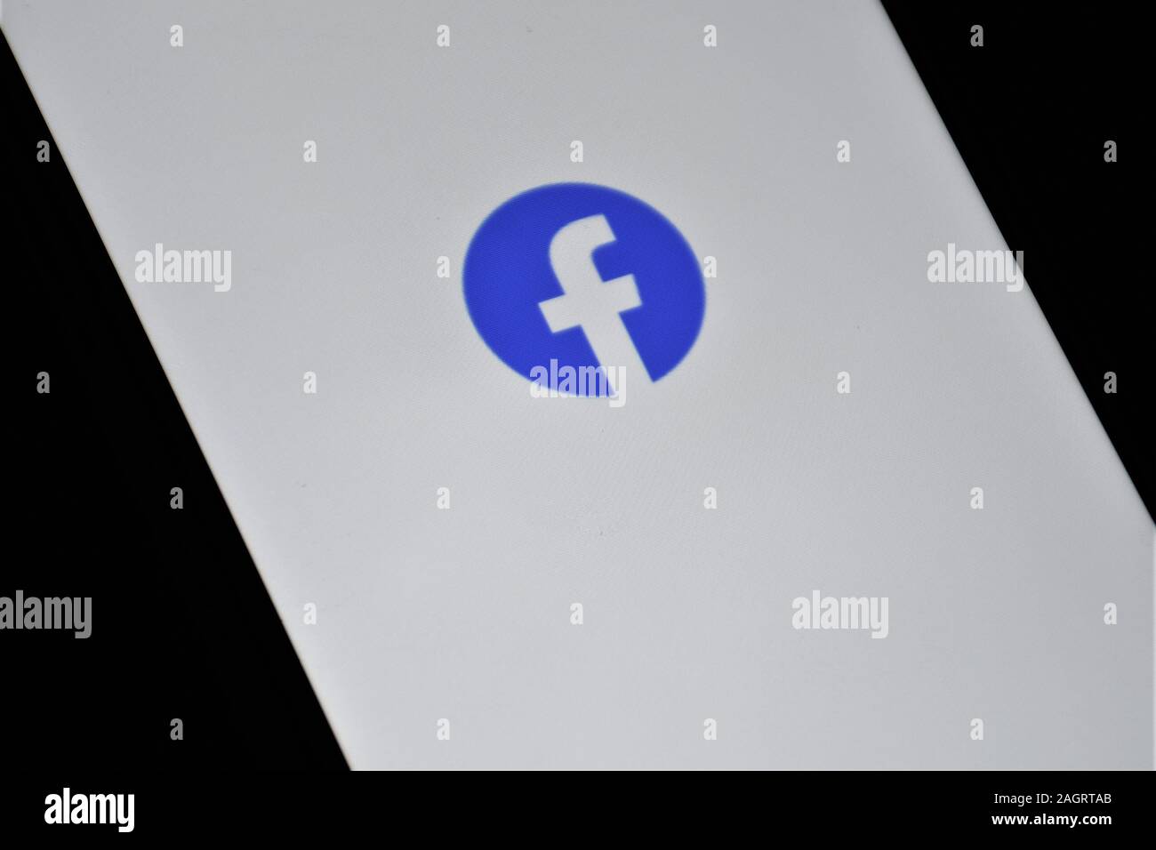 L'icône de Facebook sur l'écran du moniteur. Facebook L'un des plus gros réseau social. Icon Facebook.com. L'application de médias sociaux. Réseau social Banque D'Images