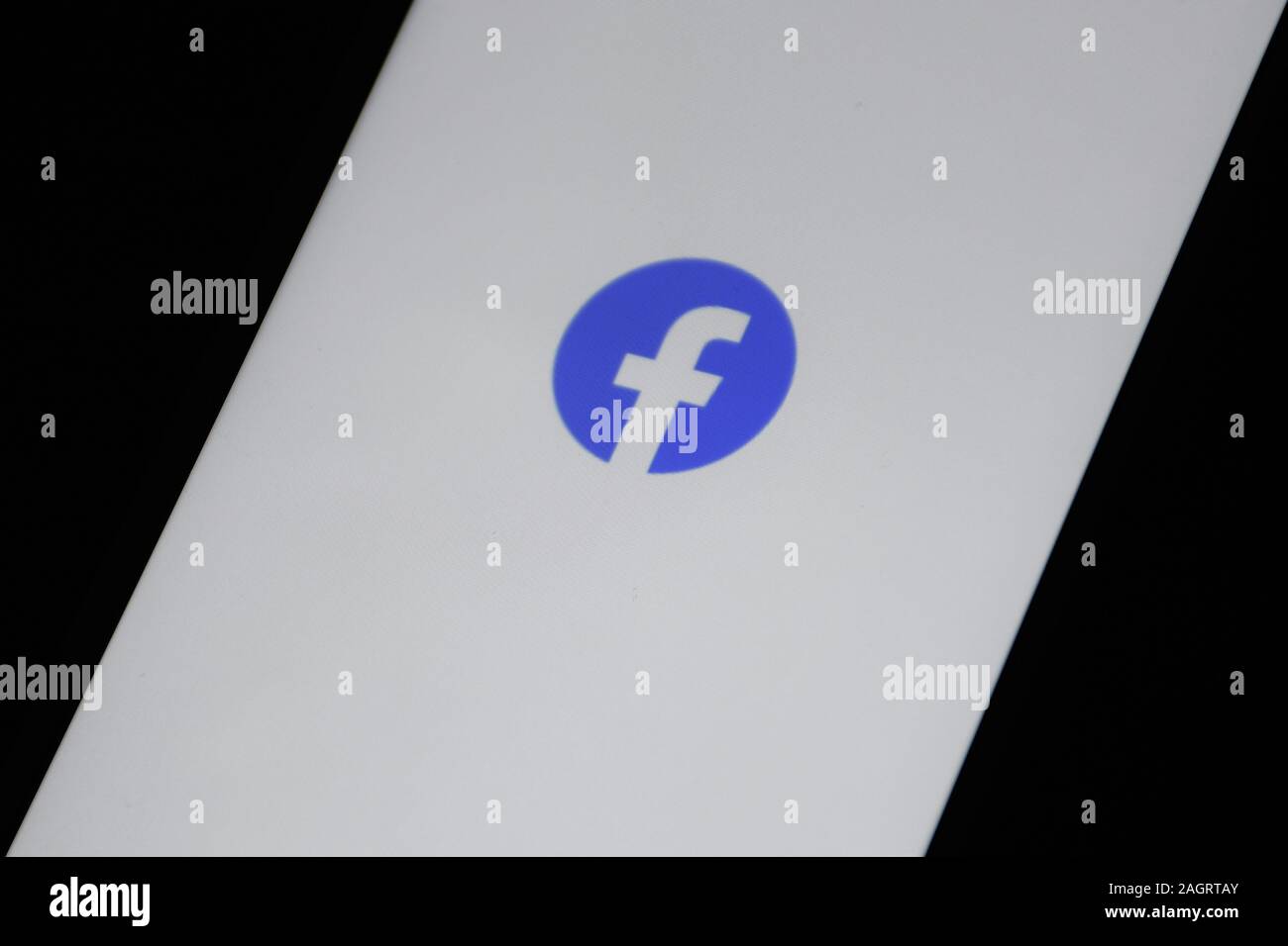 L'icône de Facebook sur l'écran du moniteur. Facebook L'un des plus gros réseau social. Icon Facebook.com. L'application de médias sociaux. Réseau social Banque D'Images