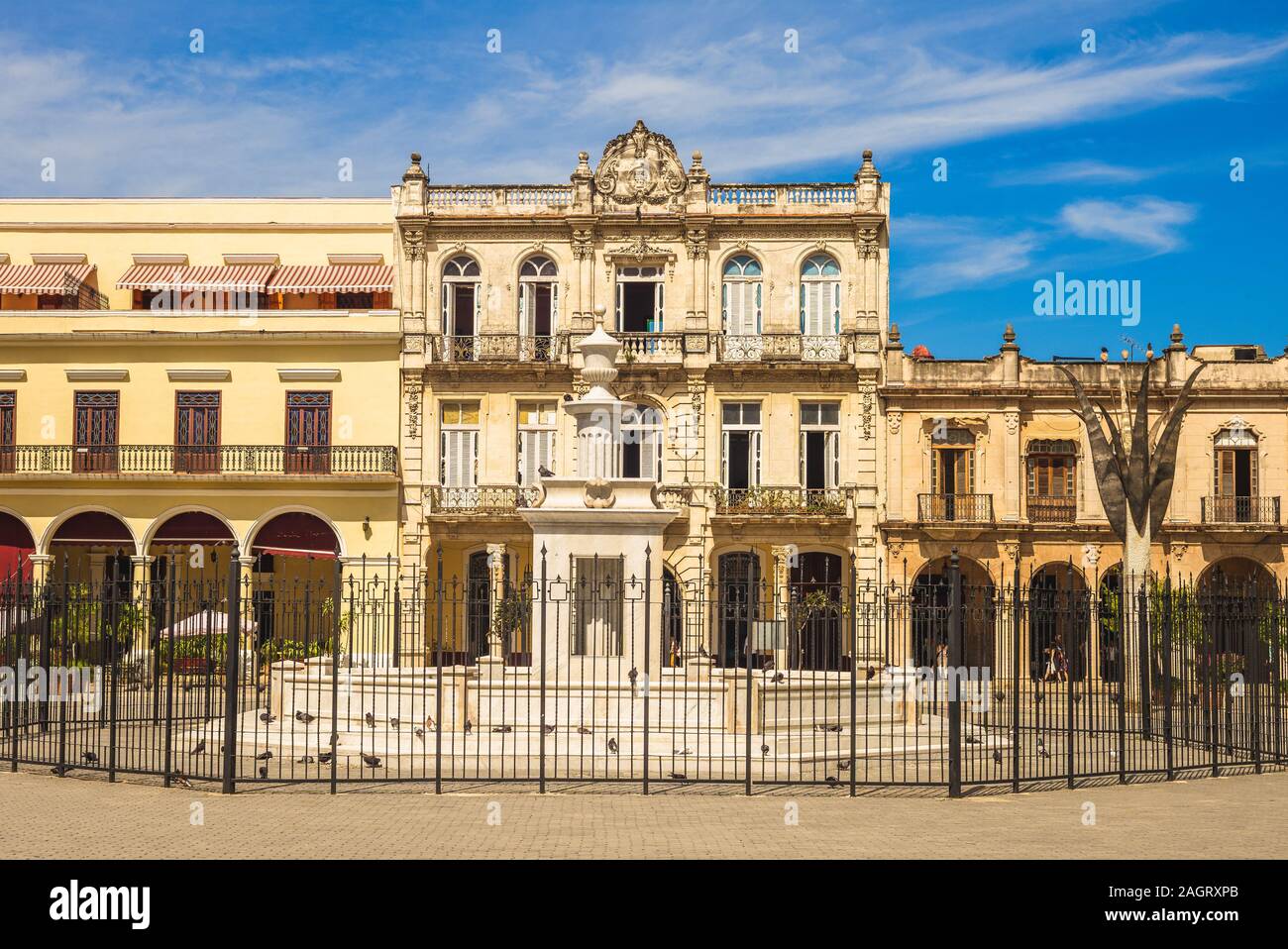 Plaza Vieja (vieille place) à La Havane, Cuba Banque D'Images