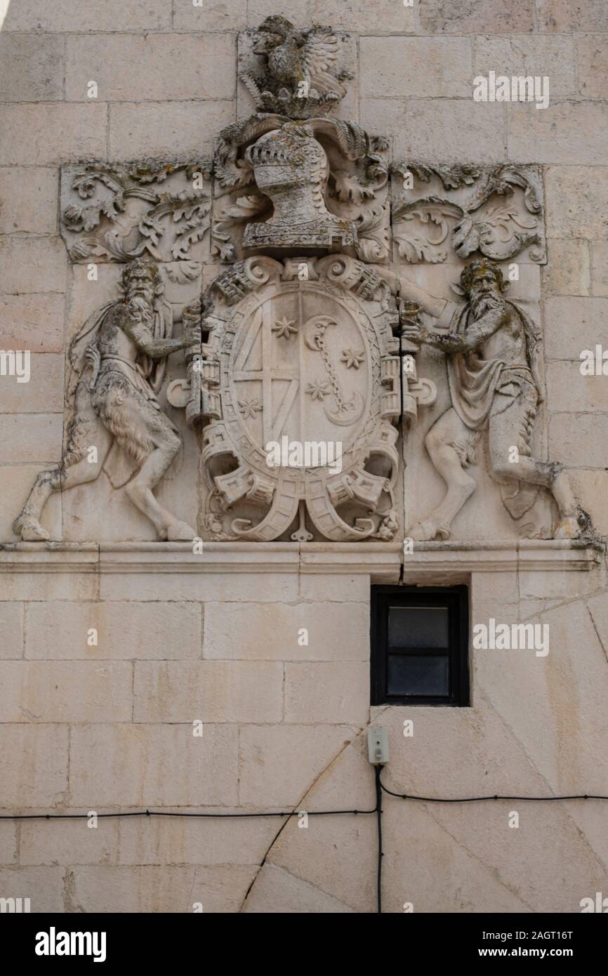 Bustamante, Palacio barroco, siglo XVII, Escudo de Armas de los Zumalburu,vigognes y Salvatierra, Álava , Comunidad Autónoma del País Vasco, Espagne. Banque D'Images