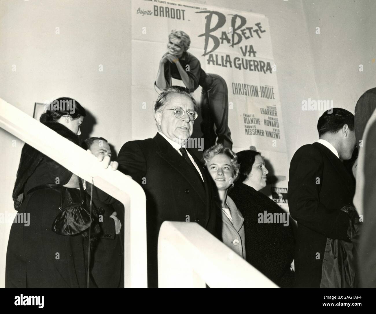 Homme politique italien Palmiro Togliatti à la première du film Babette Goes to War, Rome, Italie 1959 Banque D'Images