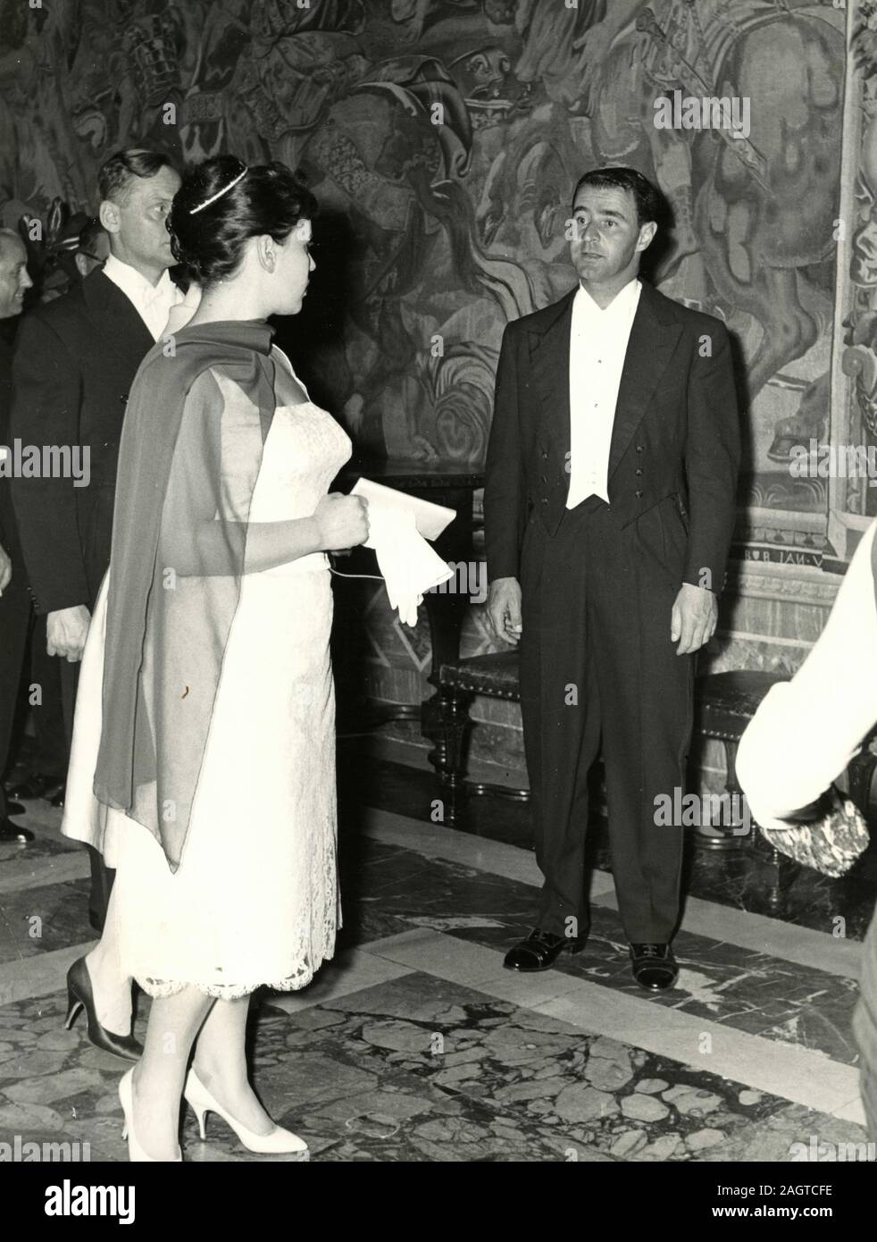 Homme politique italien enterpreneur et Vittorio Marzotto et son épouse lors d'une réception, Rome, Italie 1960 Banque D'Images