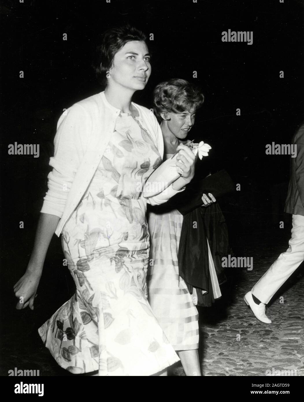 Esfandiary-Bakhtiary Soraya Impératrice d'Iran avec son amie l'actrice Patricia Fehean sur ses vacances, Portofino, Italie 1960 Banque D'Images