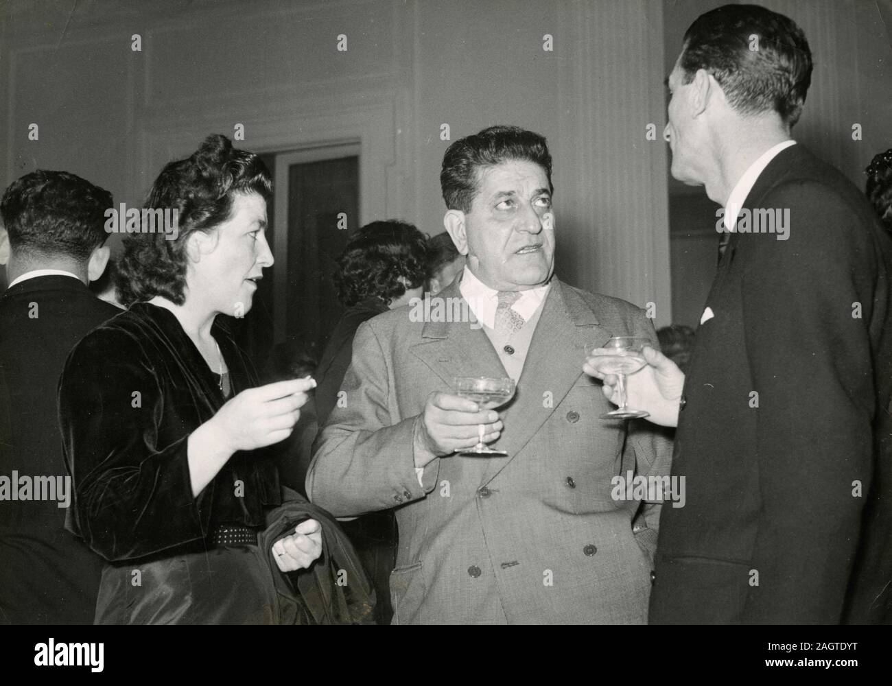 Homme politique italien Giuseppe Di Vittorio (centre) et de sa seconde épouse, Rome, Italie 1950 Banque D'Images