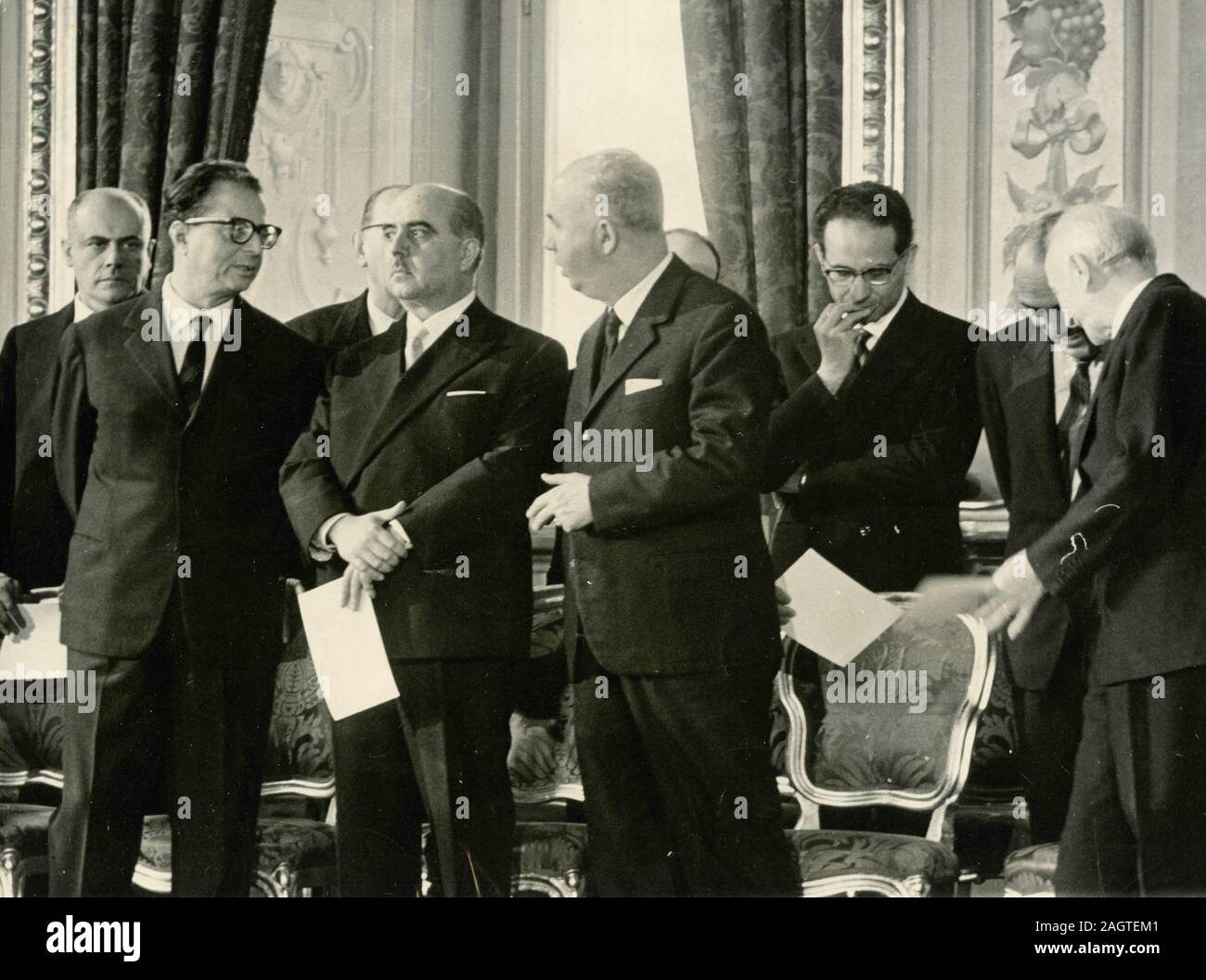 Les ministres italiens de la IV gouvernement Fanfani : Giorgio Bo, Ugo La Malfa, Giacinto Bosco, Paolo Emilio Taviani, et Emilio Colombo, Rome, Italie 1962 Banque D'Images