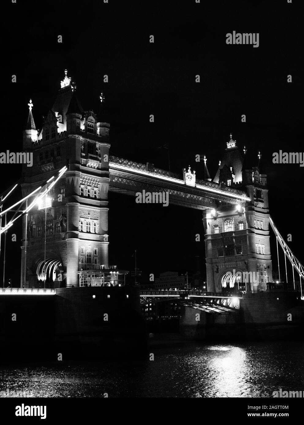 Tower Bridge, nuit, Tamise, Londres Monument, Londres, Angleterre, RU, FR. Banque D'Images