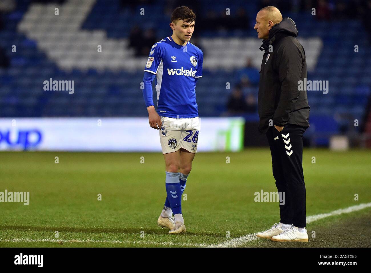 Oldham, UK. Dec 21, 2019. OLDHAM, ANGLETERRE - 21 décembre Jonny Smith d'Oldham Athletic pendant le match de Ligue 2 pari du ciel entre Oldham Athletic et Crawley Town à Boundary Park, Oldham le samedi 21 décembre 2019. (Crédit : Eddie Garvey | MI News) photographie peut uniquement être utilisé pour les journaux et/ou magazines fins éditoriales, licence requise pour l'usage commercial Crédit : MI News & Sport /Alamy Live News Banque D'Images