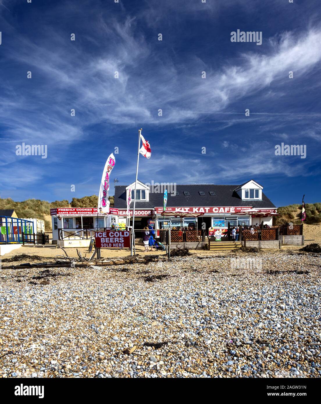 CAMBER SANDS, Royaume-uni - Apr 05, 2014 : café sur la plage à Camber Sands dans le Kent Banque D'Images