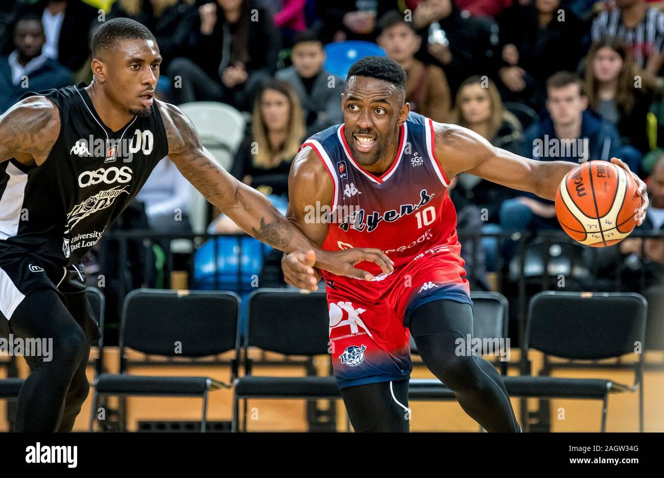 Londres, Royaume-Uni. Dec 18, 2019. BBL Championship match entre Londres et Bristol Flyers Lions à l'Arène de cuivre, Londres, Royaume-Uni, le 18 décembre 2019. Photo par Phil Hutchinson. Usage éditorial uniquement, licence requise pour un usage commercial. Aucune utilisation de pari, de jeux ou d'un seul club/ligue/dvd publications. Credit : UK Sports Photos Ltd/Alamy Live News Banque D'Images