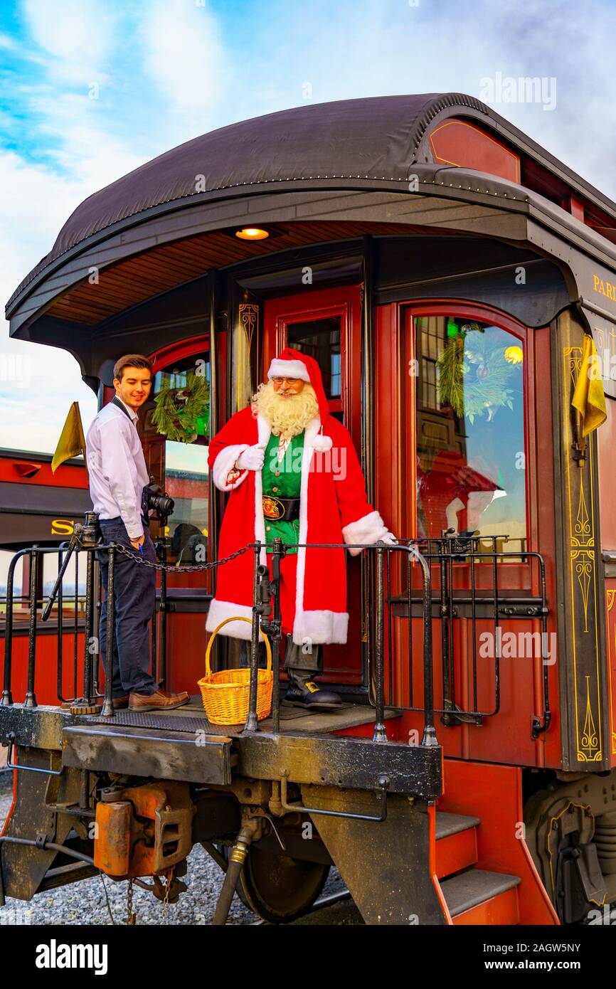 Strasbourg, France. Dec 21, 2019. Le houblon à bord de la Santa Strasburg Rail Road pour le transport à visiter avec les enfants excités avant Noël. Crédit : George Sheldon/Alamy Live News Banque D'Images