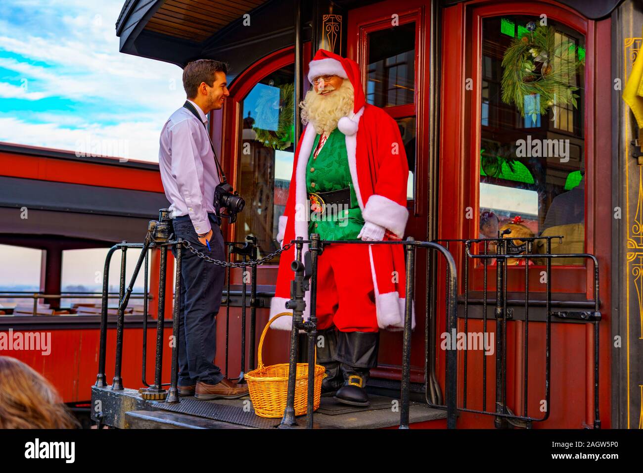 Strasbourg, France. Dec 21, 2019. Le houblon à bord de la Santa Strasburg Rail Road pour le transport à visiter avec les enfants excités avant Noël. Crédit : George Sheldon/Alamy Live News Banque D'Images
