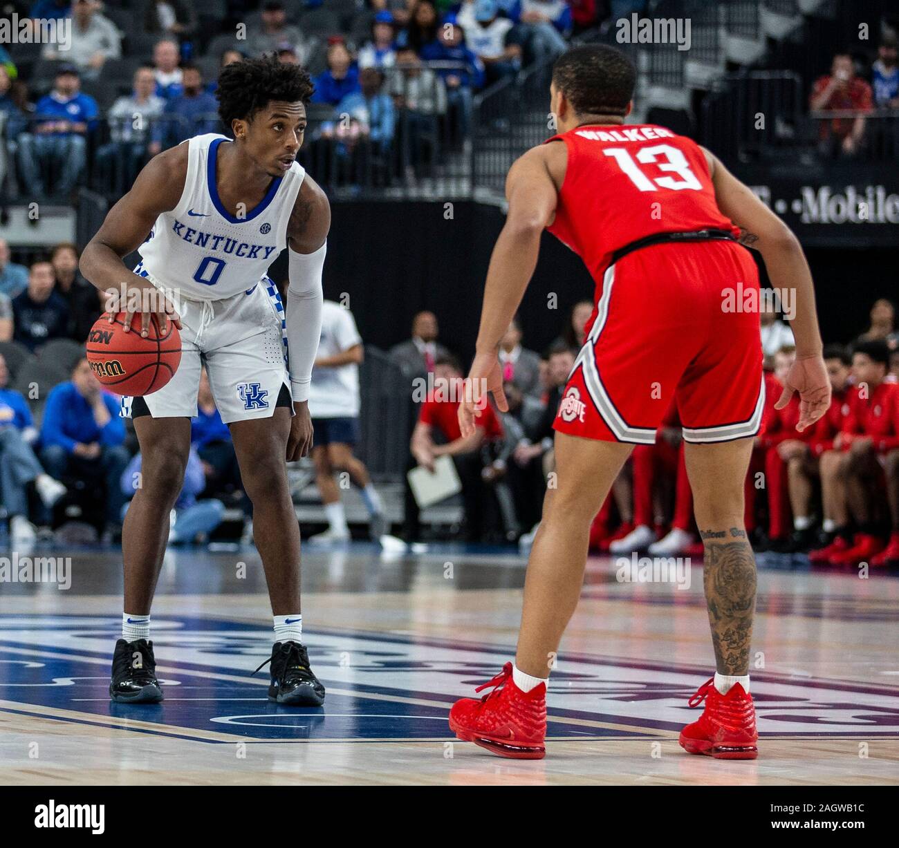 Las Vegas, NV 21 Dec, 2019 aux États-Unis. A. Kentucky Wildcats guard Ashton Hagans (0) définit le jeu pendant la MenÕs NCAA Basket-ball CBS Sports Classic entre les Buckeyes de l'état de l'Ohio et le Kentucky Wildcats 65-71 perdu au T-Mobile Arena de Las Vegas, NV. James Thurman/CSM/Alamy Live News Banque D'Images