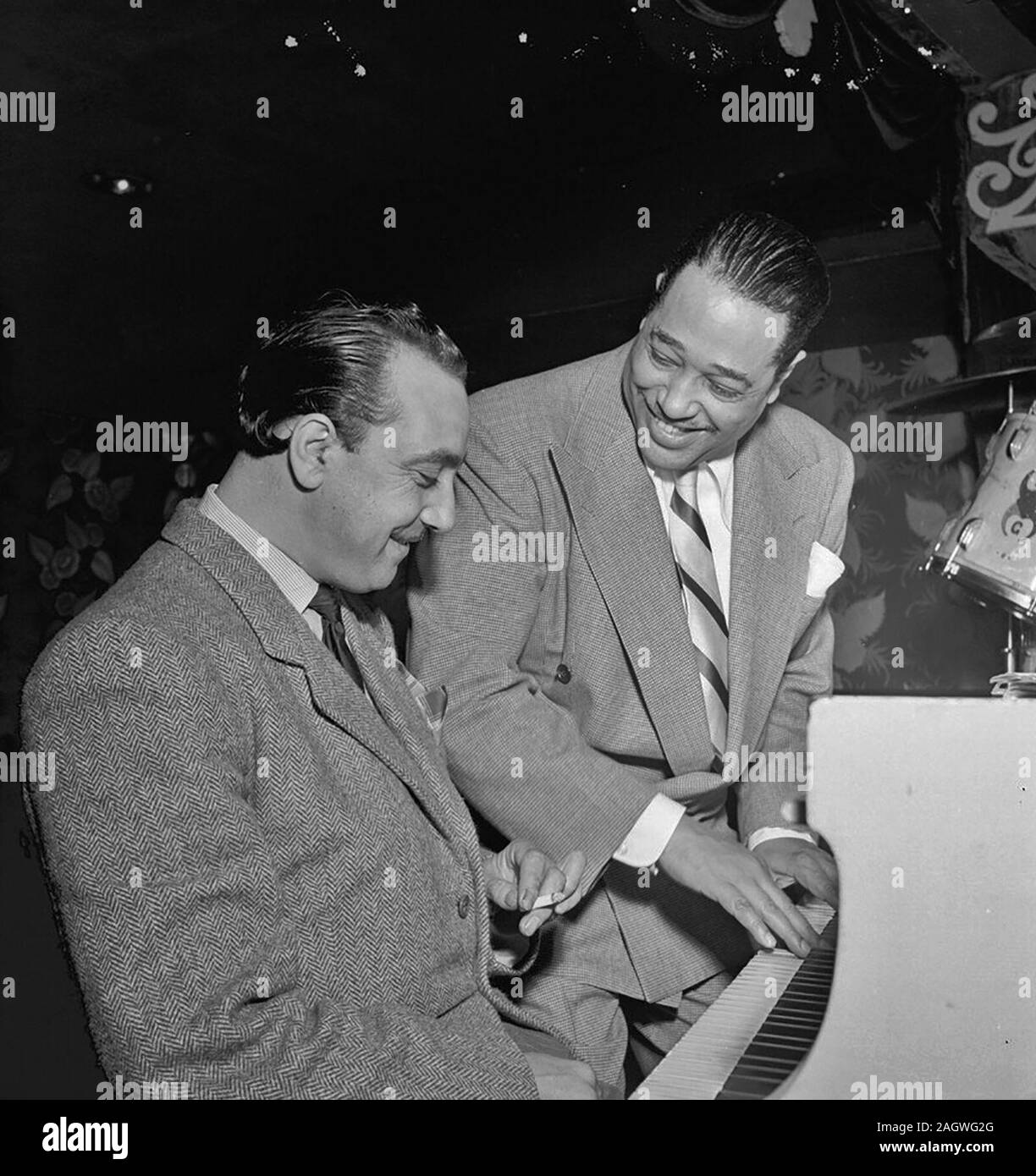 Portrait de Django Reinhardt et Duke Ellington, Aquarium, New York, N.Y., ca. 1946 nov. Banque D'Images