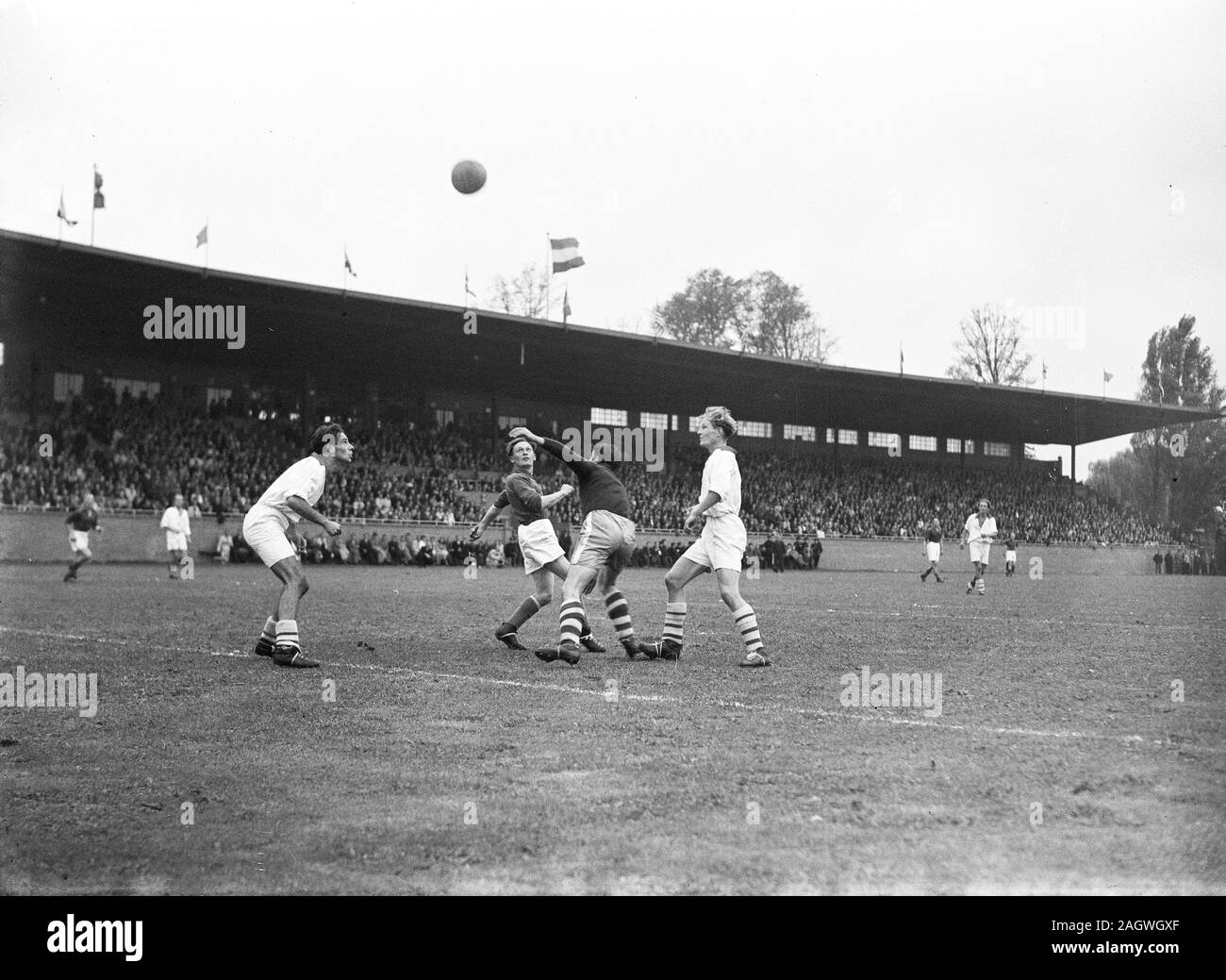 27 septembre 1947 - 1940 Match de foot - Zeeburgia / Wustenhoff contre VSV  enregistre de loin la fin de Photo Stock - Alamy