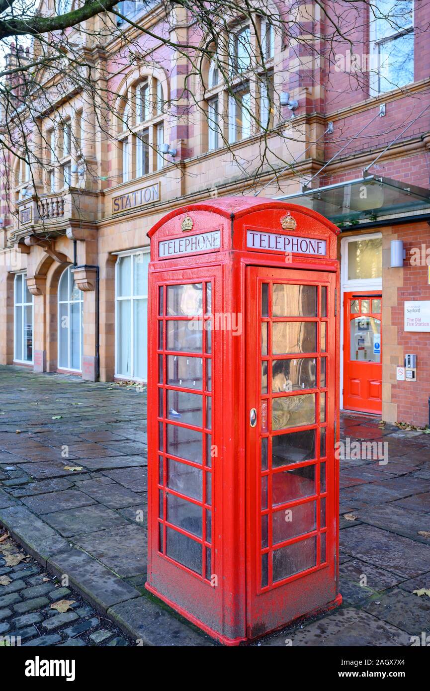 K6 Téléphone fort, Répertorié, catégorie II, l'ancienne caserne, Albion Square, Salford, Manchester Banque D'Images