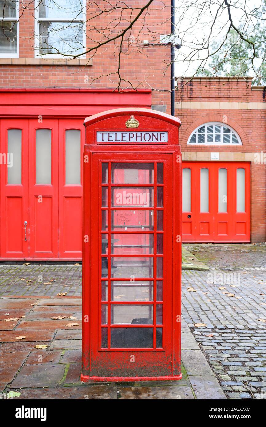 K6 Téléphone fort, Répertorié, catégorie II, l'ancienne caserne, Albion Square, Salford, Manchester Banque D'Images