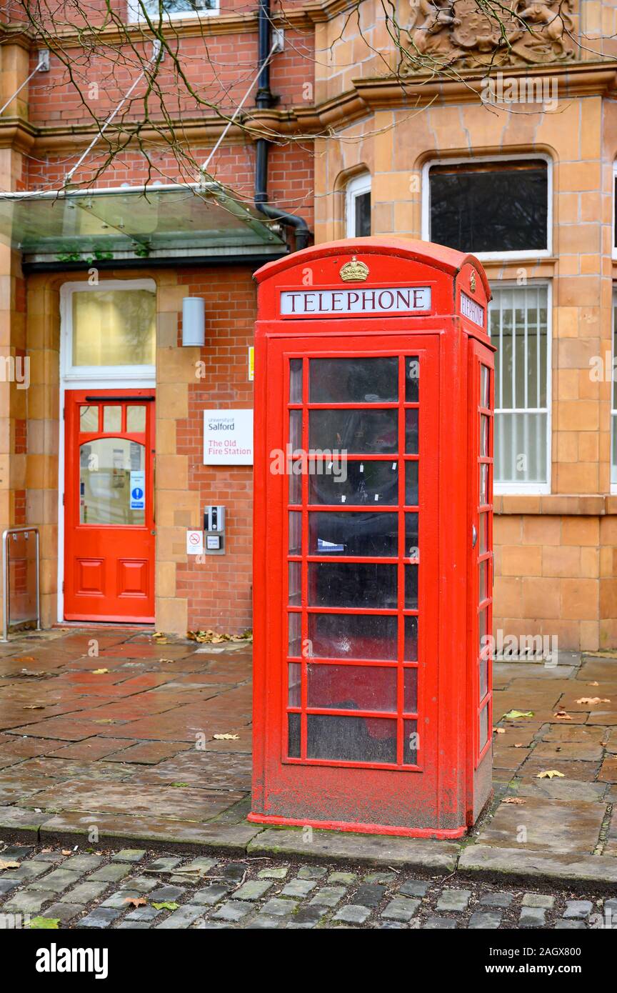 K6 Téléphone fort, Répertorié, catégorie II, l'ancienne caserne, Albion Square, Salford, Manchester Banque D'Images