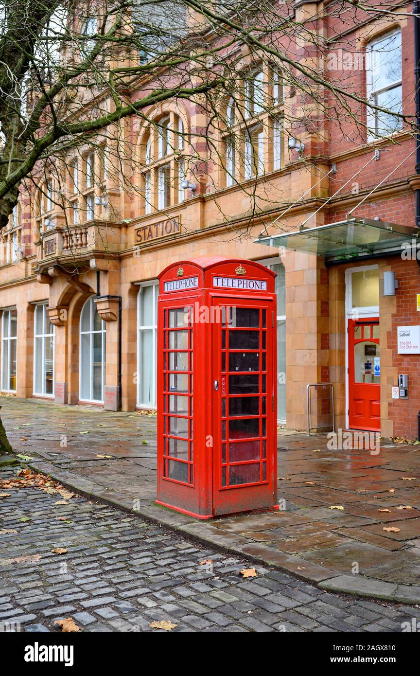 K6 Téléphone fort, Répertorié, catégorie II, l'ancienne caserne, Albion Square, Salford, Manchester Banque D'Images