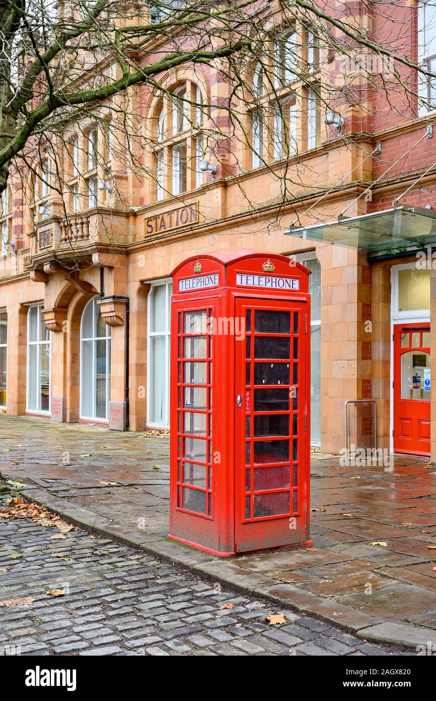 K6 Téléphone fort, Répertorié, catégorie II, l'ancienne caserne, Albion Square, Salford, Manchester Banque D'Images