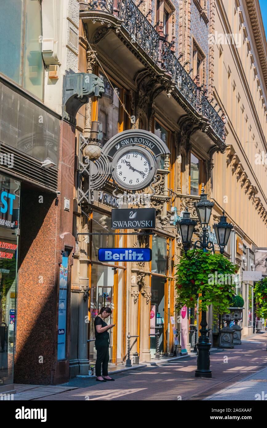 BUDAPEST, HONGRIE - Jul 30, 2019 : célèbre rue Vaci, la principale rue commerçante de Budapest, Hongrie Banque D'Images