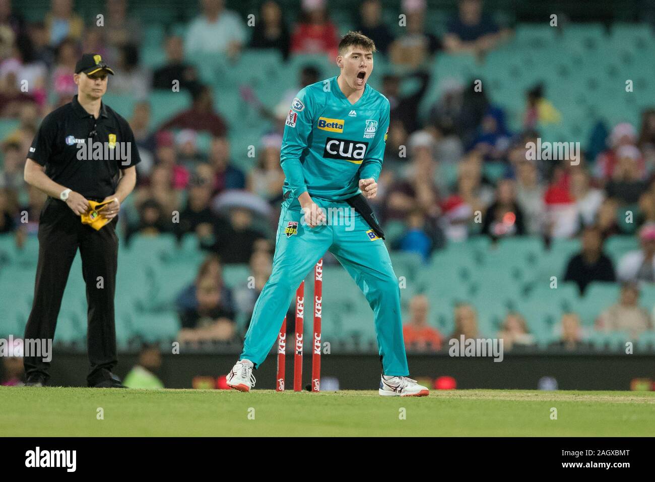 Sydney, Australie. Dec 22, 2019. La chaleur de Brisbane dvd Matthew Renshaw bols pendant le Big Bash de cricket entre Sydney et Brisbane Sixers de chaleur à Sydney Cricket Ground, Sydney, Australie, le 22 décembre 2019. Photo de Peter Dovgan. Credit : UK Sports Photos Ltd/Alamy Live News Banque D'Images