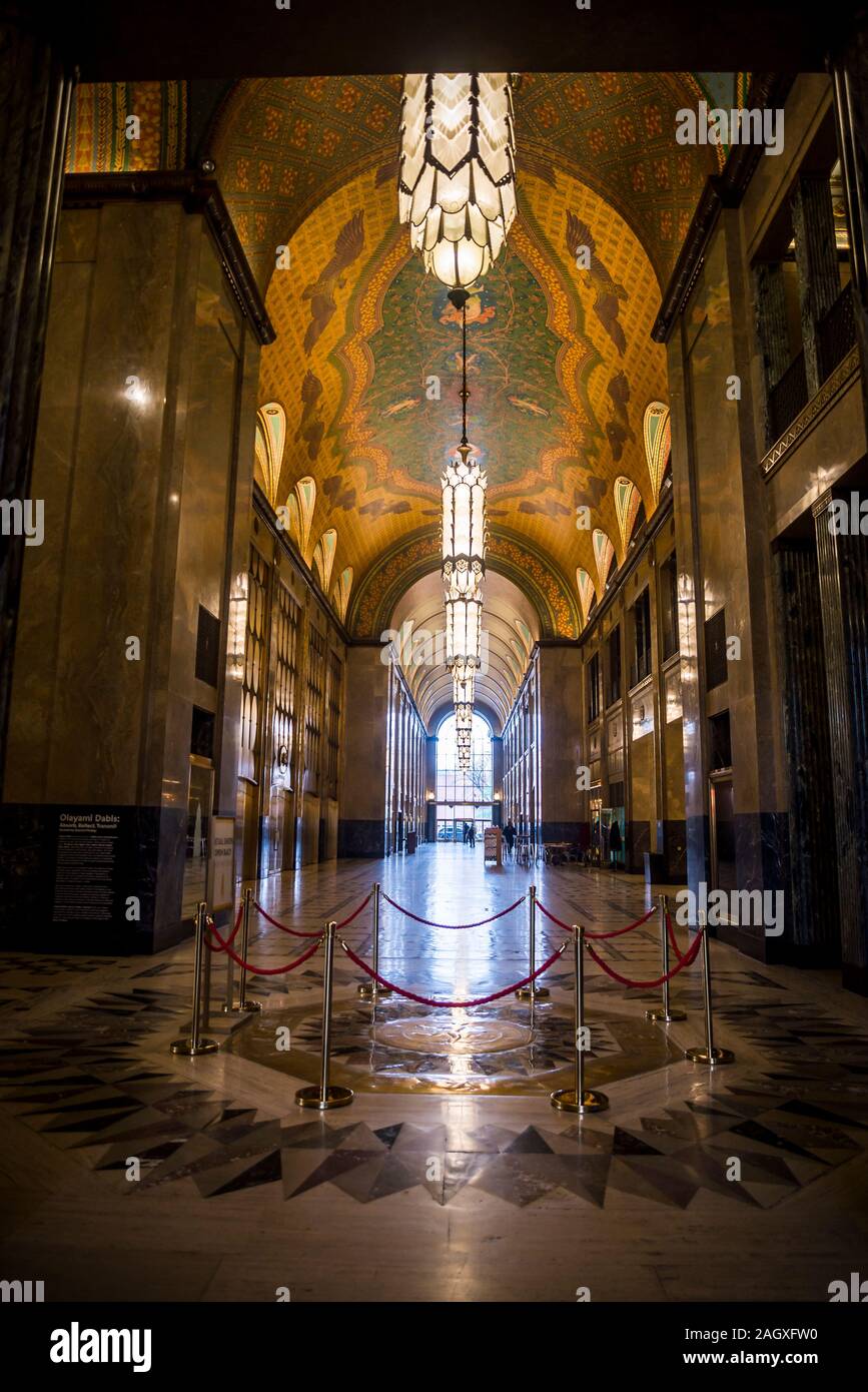 À l'Arcade Fisher Building, un gratte-ciel historique situé au 3011 West Grand Boulevard, dans le nouveau centre Salon de Detroit. Les 30 étages buil Banque D'Images