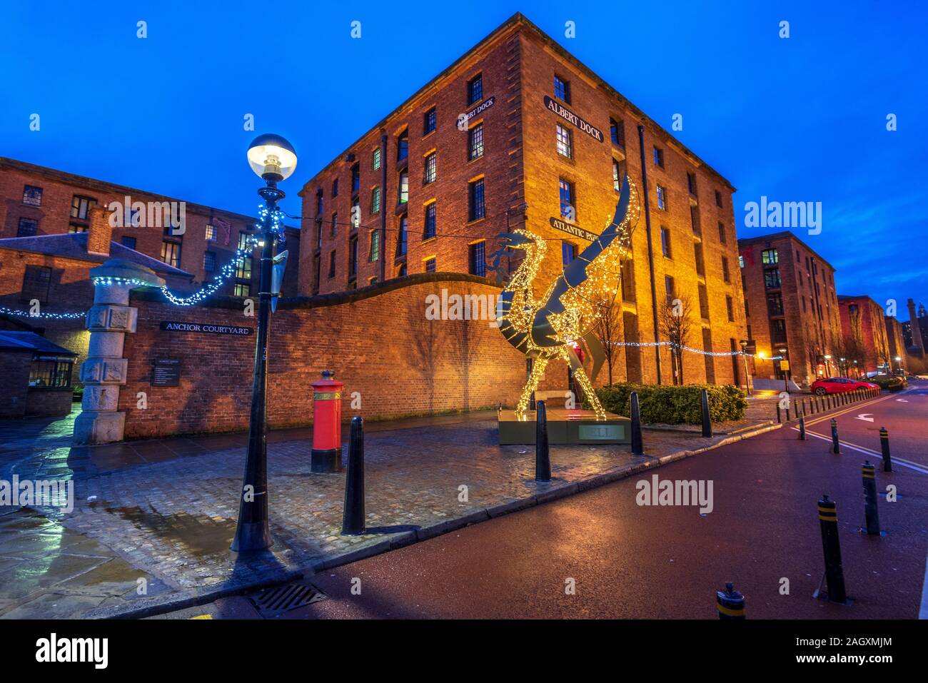 Liverpool Albert Dock illuminations de Noël complexe. Banque D'Images