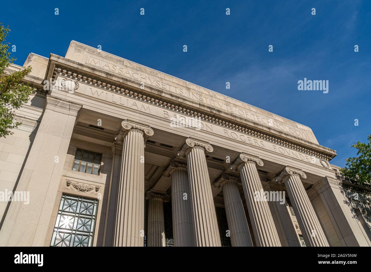 CAMBRIDGE, MA/USA - 29 septembre 2019 : Samuel Tak Lee Building sur le campus de l'Institut de Technologie du Massachusetts. Banque D'Images