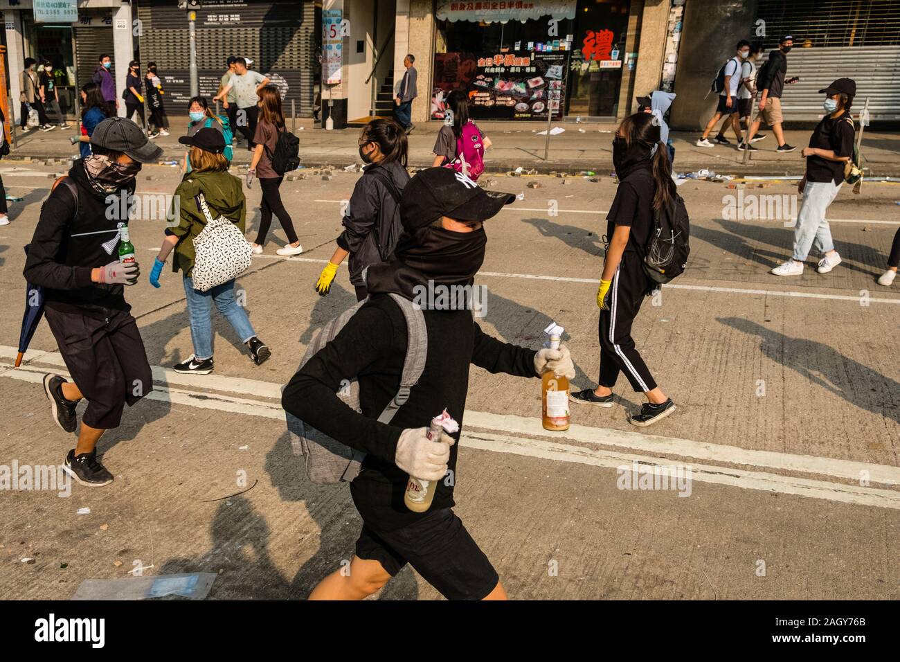 Novembre 2019 - Hong Kong, Hong Kong : manifestants sur Nathan Road pendant l 2019 / Anti-Government Pro-Democracy protestations, une série de démonstrations à Hongkong Banque D'Images