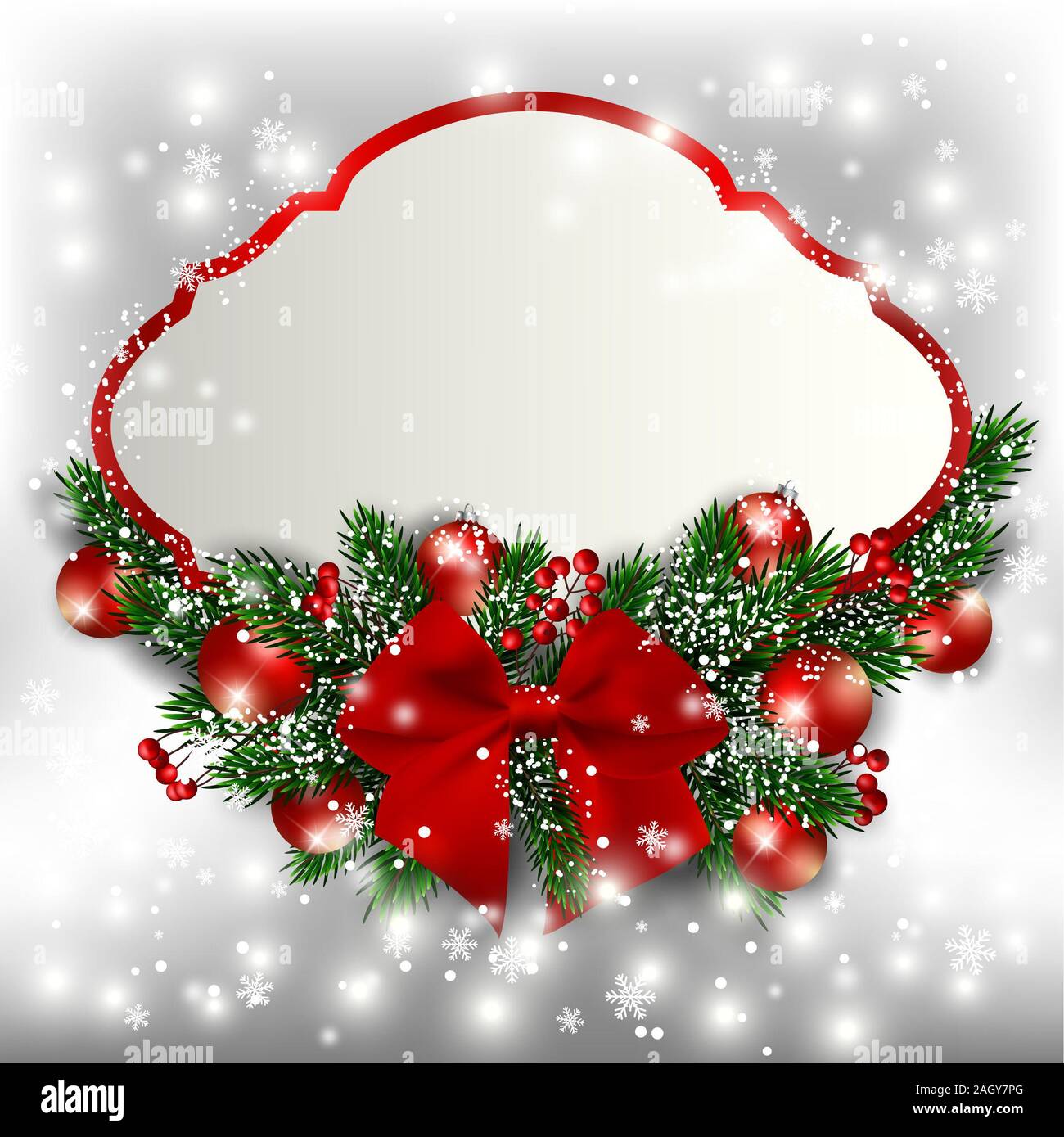 Bannière de Noël décoré avec des branches de sapin et ornements rouge et ruban bow. Fond brillant mousseux. L'espace de copie pour le texte. Banque D'Images