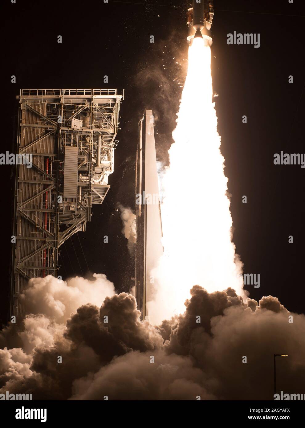 Lancement d'une fusée Atlas V Alliance transportant le Boeing CST-100 sonde Starliner décollera à partir de l'espace complexe de lancement 41 à Cap Canaveral Air Force Station, 20 décembre 2019 à Cape Canaveral, en Floride. Le test en vol orbital sans pilote est la mission de jeune fille par le Starliner à la Station spatiale internationale une partie de l'équipage de la NASA du programme commercial. Banque D'Images