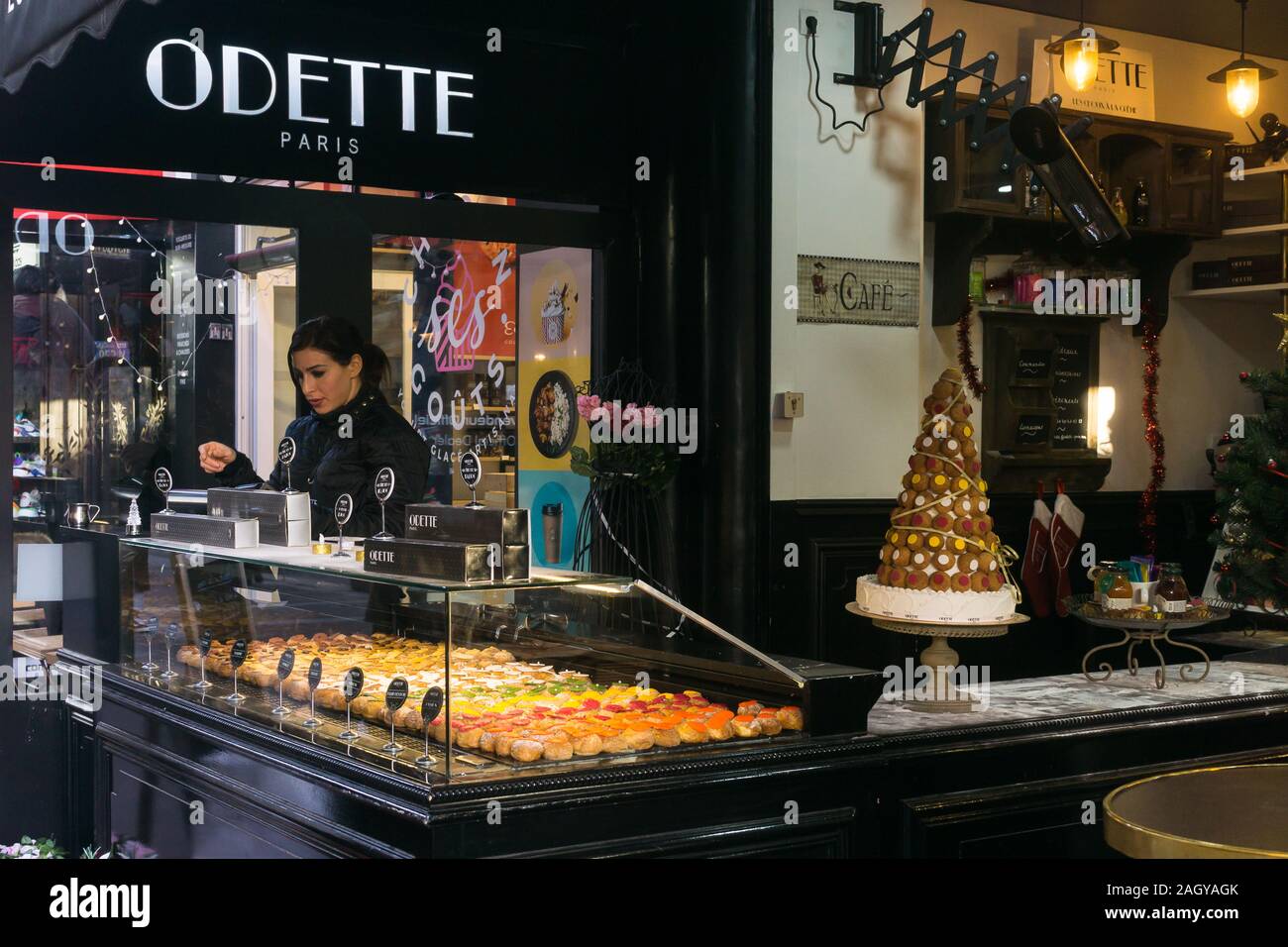Paris Odette - pâte à choux shop dans la rue Montorgueil, dans le 2ème arrondissement de Paris, France, Europe. Banque D'Images