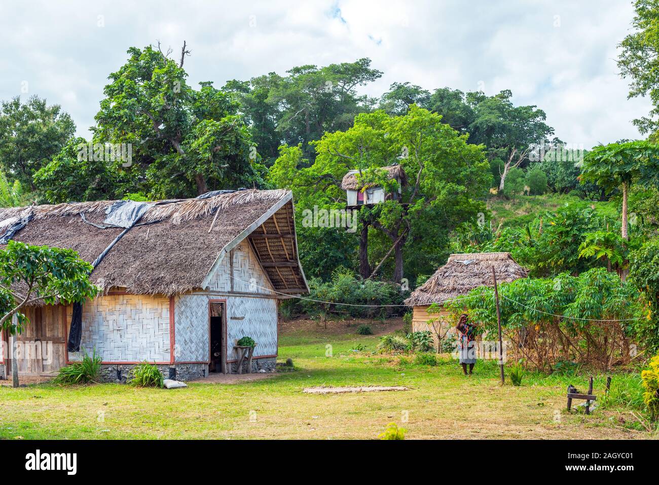 L'île de Tanna, VANUATU - 22 juillet 2019 - Vue du village et maison de l'arbre Banque D'Images
