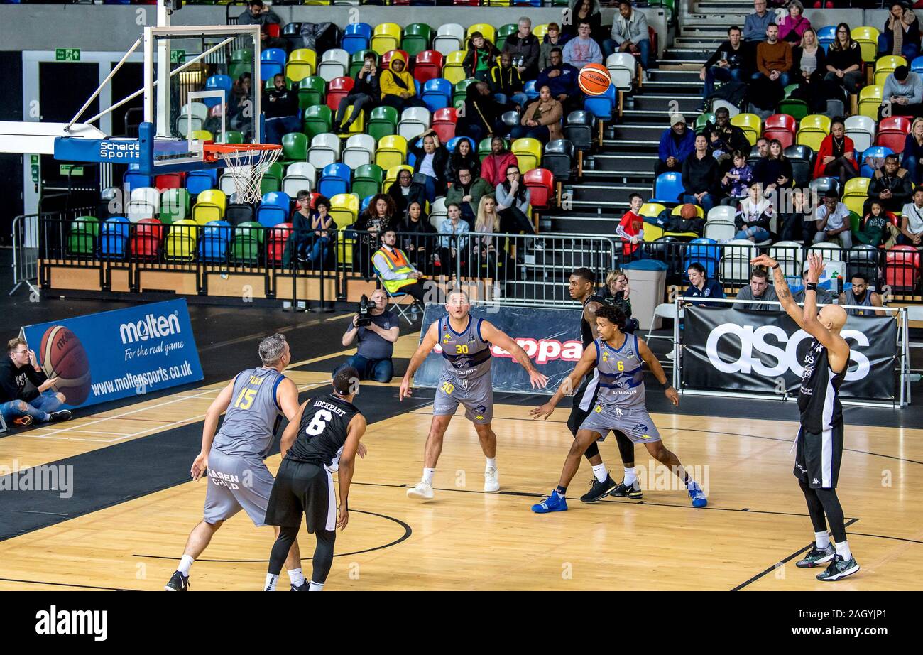 Londres, Royaume-Uni. Dec 22, 2019. Peel Brandon de Lions Londres prend son coup franc au cours de la BBL Championship match entre Londres et Sheffield Lions requins à la boîte de cuivre Arena, London, Royaume-Uni le 22 décembre 2019. Photo par Phil Hutchinson. Usage éditorial uniquement, licence requise pour un usage commercial. Aucune utilisation de pari, de jeux ou d'un seul club/ligue/dvd publications. Credit : UK Sports Photos Ltd/Alamy Live News Banque D'Images