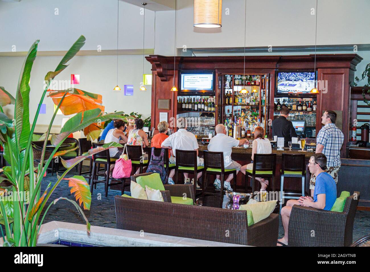 Miami Florida,Biscayne Boulevard,Hilton Miami Downtown,hôtels hôtels motels inn motel,hall,bar bars lounge pub,clients,voyages des visiteurs Banque D'Images