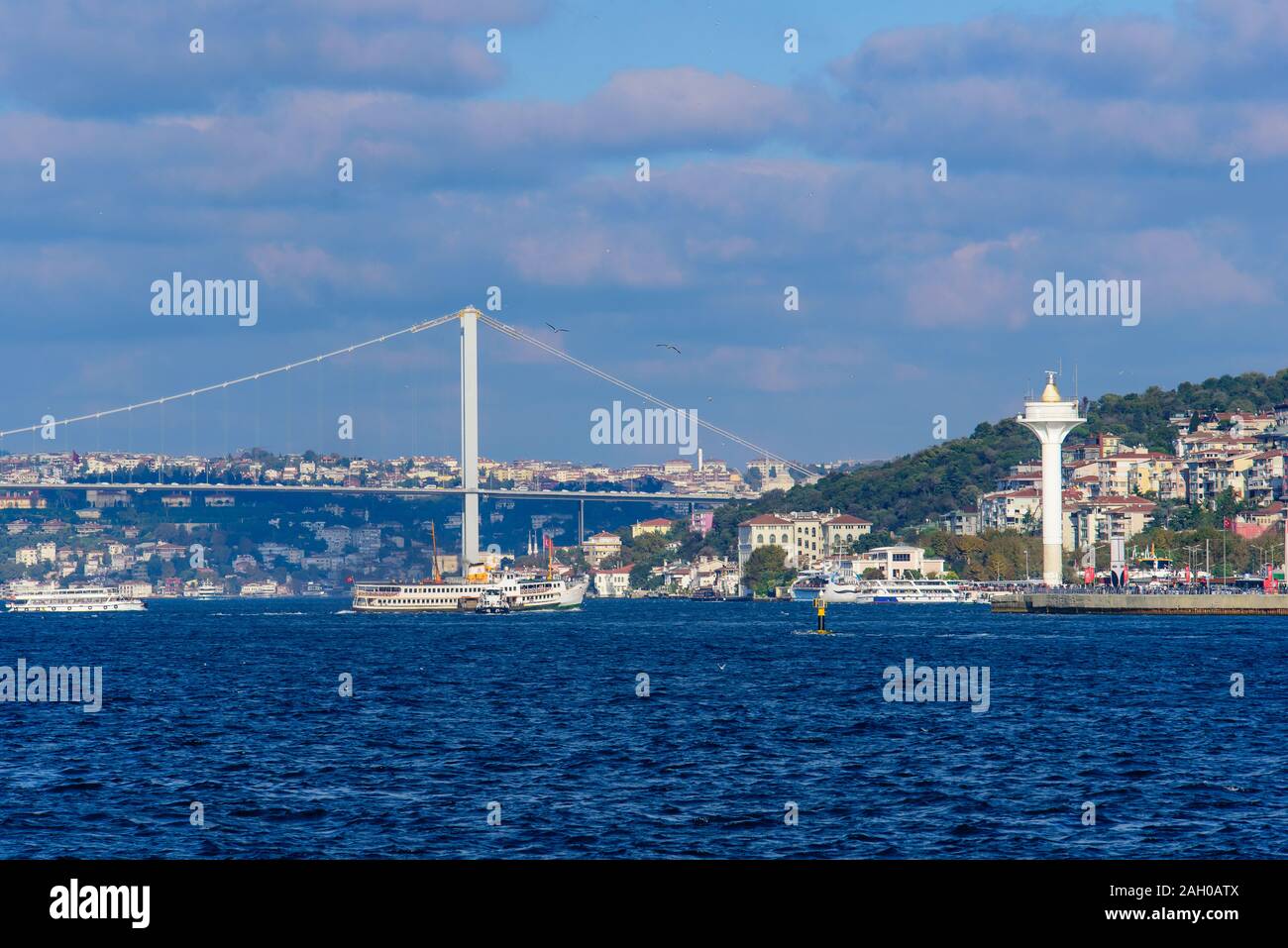 Pont du Bosphore (pont Martyrs du 15 juillet), pont traversant le détroit du Bosphore à Istanbul, en Turquie Banque D'Images