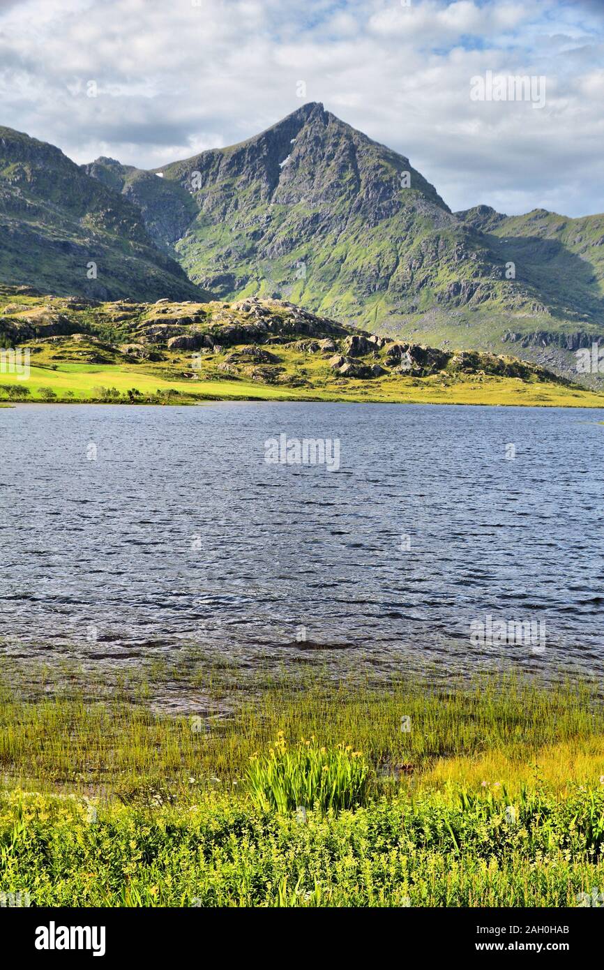 L'archipel des Lofoten en Norvège. Magnifique paysage de Vestvagoya island. Banque D'Images