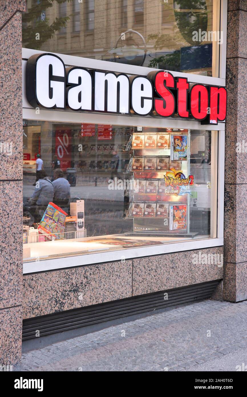 DORTMUND, ALLEMAGNE - 15 juillet 2012 : magasin Gamestop à Dortmund, en Allemagne. Corporation Gamestop existe depuis 1984 et compte 6 700 magasins dans de nombreux pays. Banque D'Images