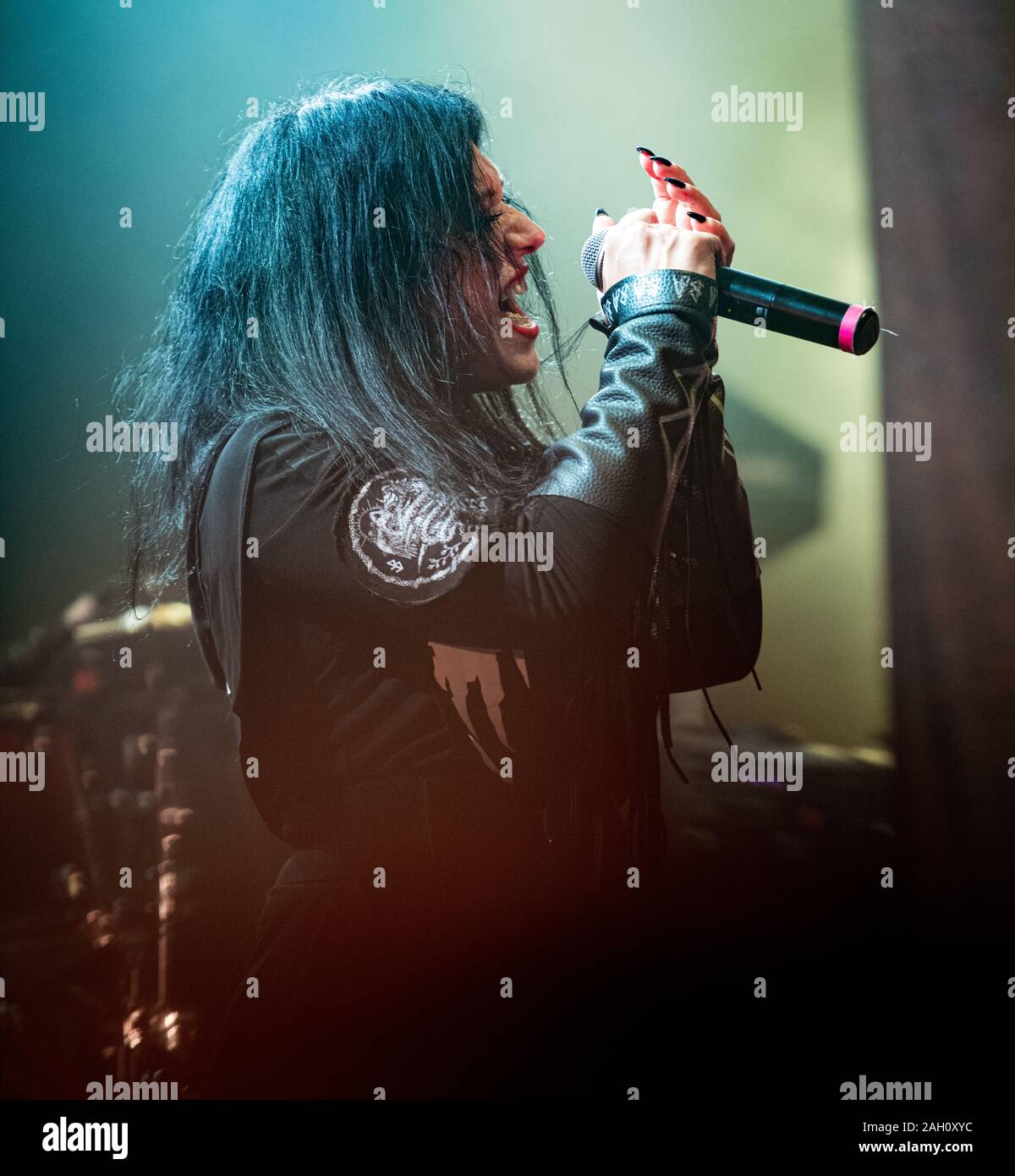 Copenhague, Danemark. 20, décembre 2019. Matal gothique italien Lacuna Coil bande effectue un concert live à Amager Bio à Copenhague. La chanteuse Cristina Scabbia ici est vu sur scène. (Photo crédit : Gonzales Photo - Nikolaj Bransholm). Banque D'Images