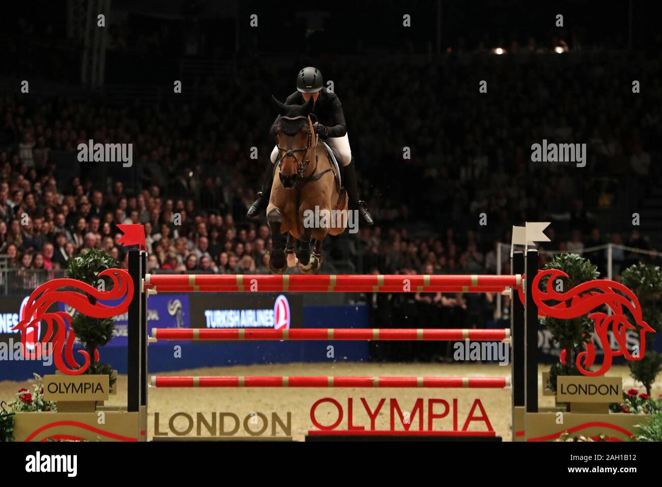 Londres, ANGLETERRE - 22 décembre Holly Smith rides coeurs pendant le destin la Turkish Airlines Olympia Grand Prix à Olympia, Londres, le dimanche 22 décembre 2019. (Crédit : Jon Bromley | MI News ) Banque D'Images