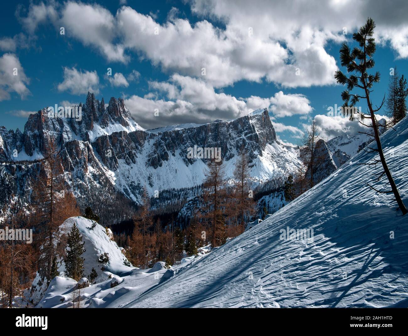 Belles montagnes dans les Dolomites Banque D'Images