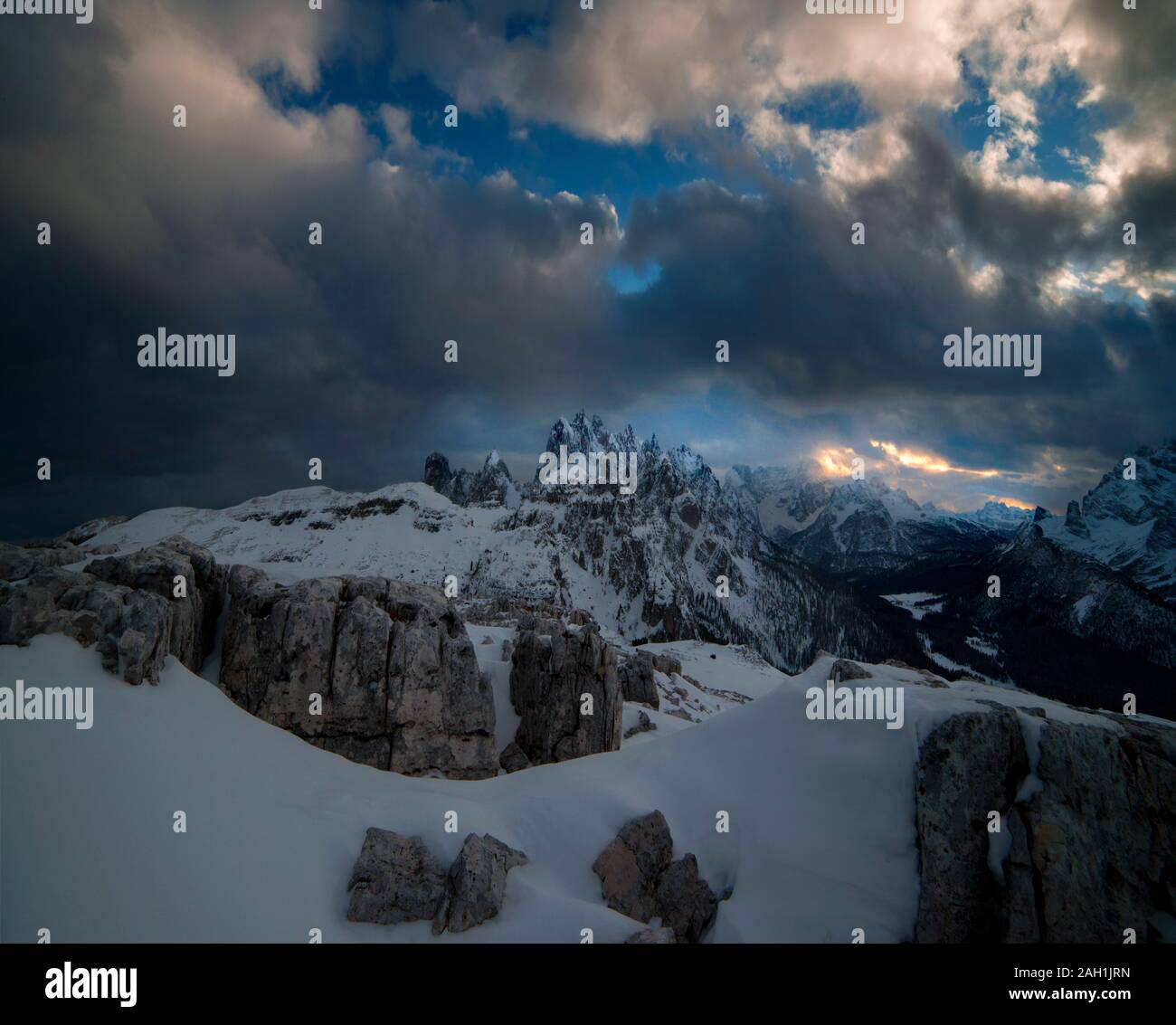Belles montagnes dans les Dolomites Banque D'Images